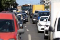 Polițiști acuzați oficial de corupție și facilitarea circulației ilegale a autovehiculelor de mare tonaj în Capitală