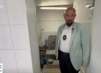 Piedone ia Mamaia la tigaie: clătite în vitrine, carne la soare și frigidere „cu de toate” – ANPC trântește lacătul pe restaurantele care sfidează turiștii!