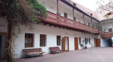 Mită mascată la un cămin pentru bătrâni din Sibiu; procurorii au reținut un inculpat