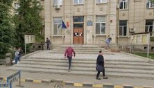 Doi bărbați din Bacău, arestați după ce au lovit și amenințat polițiștii